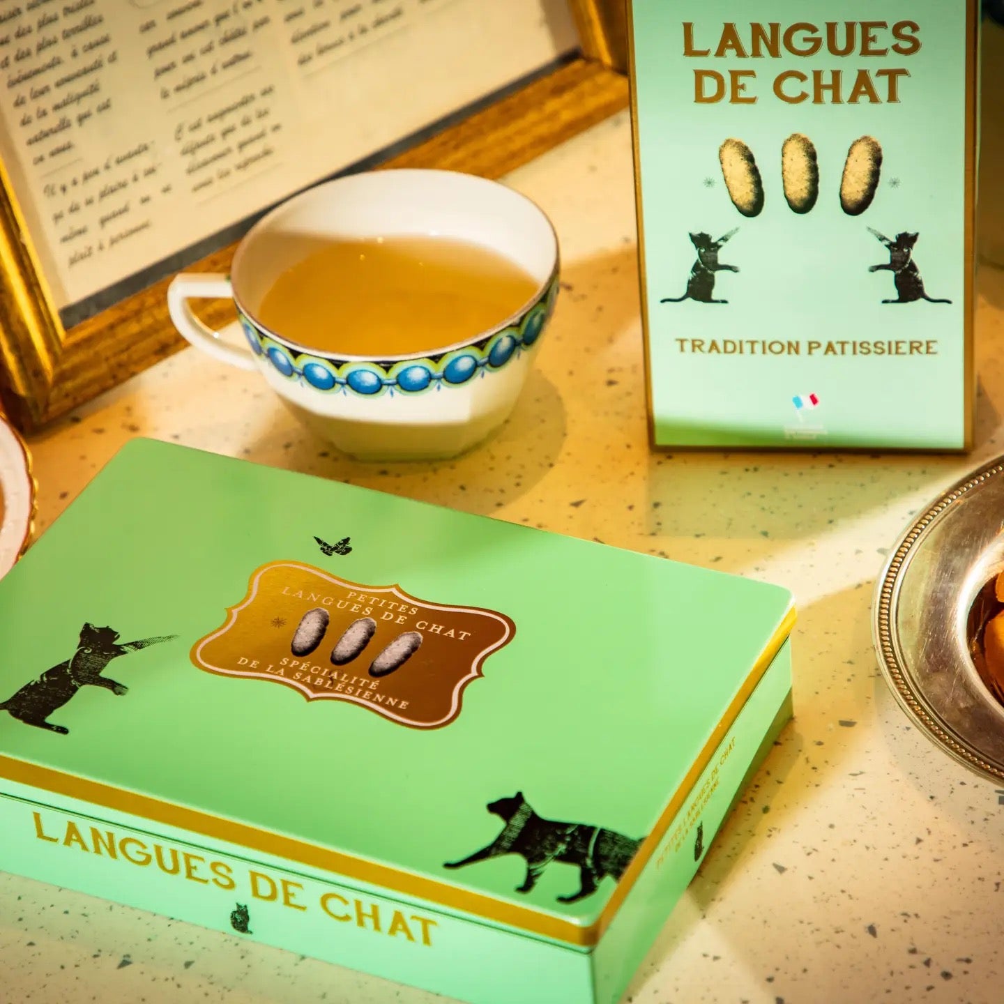 Langues De Chat Pastry Box